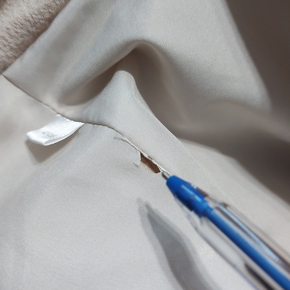 Ann Taylor Jackets size 4P petite color cream - Picture 2 of 13